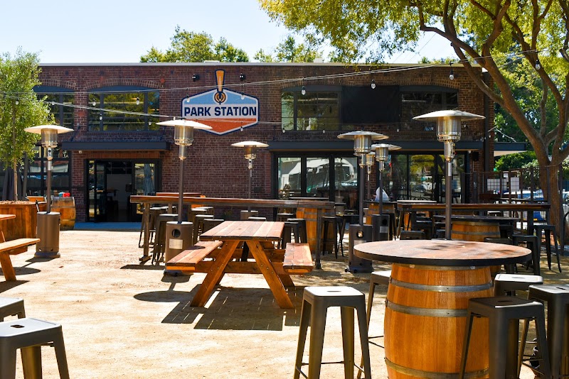 Park Street Tavern